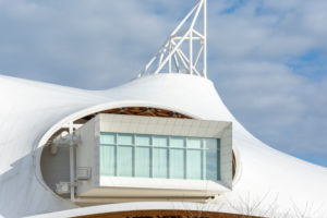 Frankreich, Lothringen, Metz, Centre Pompidou-Metz, Architekt: Shigeru Ban. Frankreich, Lothringen, Metz, Centre Pompidou-Metz, Architekt: Shigeru Ban.